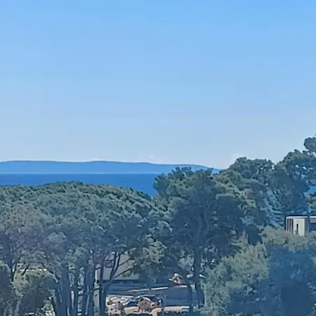 & Mila דירה