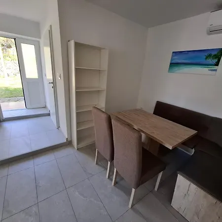 & Mila Apartment Banjol