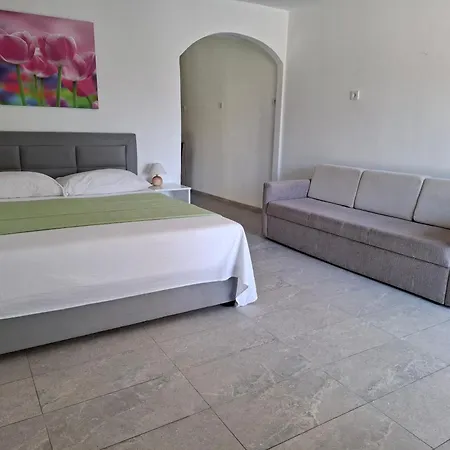 & Mila Apartman Banjol