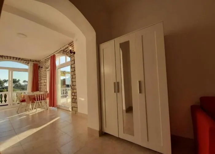 Apartments&rooms Mila Banjol